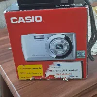 یک عدد دوربین کاسیو با گوشی کارکرده نوکیا
