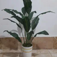 گلدان بزرگ مصنوعی