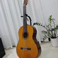 گیتار یاماها C70 به همراه هاردکیس نو،و سیم نوبلوخ