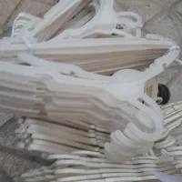 چوب لباسی پلاستیکی