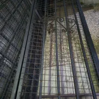 درب آهنی آماده با چارچوب  همراه با حفاظ فنس