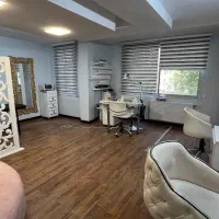 اجاره لاین کار با مواد و لاین مژه در سالن زیبایی