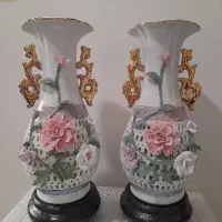 گلدان چینی با گلهای برجسته