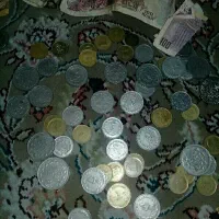 سکه قدیمی و اسکناس