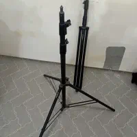 یک جفت سه پایه نور ilkeen