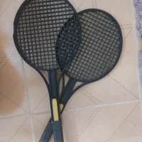 دو عدد راکت تنیس قدیمی جنس خوب