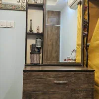 تخت و میز آرایش