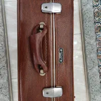 چمدان چرم قدیمی