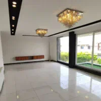 اجاره ویلا نیاوران ۳۰۰متر سکونت یا کاربا پارکینگ|اجارهٔ خانه و ویلا|تهران, نیاوران|دیوار