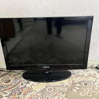 تلویزیون ۳۲ سالم و بدون خط و خش