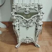 ویترین سه طبقه همراه باظرف های دکوری|بوفه، ویترین، کنسول|رشت, پیرکلاچای|دیوار