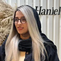 ارائه خدمات رنگ و لایت.|خدمات آرایشگری و زیبایی|ساری, |دیوار