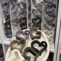 لباس و وسایل آرایشی قیمت عالی|لباس|بندر کنگان, |دیوار