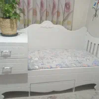 تخت نوجوان شرکتی