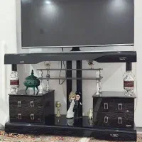میـز تلوزیون شیشه ای