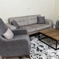 مبل راحتی ۷ نفره و غذا خوری ۴ نفره در حد نو