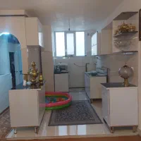 حیاط ۲ طبقه شیک و دلنشین حتی برا سکونت ۲ خانواده