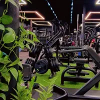 رسپشن خانم باشگاه بانوان