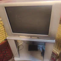 تلویزیون توشیبا سالم با دستگاه ایکس ویژن و میز