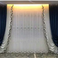 یک خانم چرخکار  جهت کار در پرده سرا