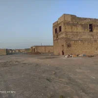 زمین-در-کوچه-حسین-پور