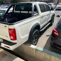 کی‌ام‌سی T8، مدل ۱۴۰۰