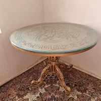 میز ناهارخوری وساعت