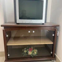 تلویزیون ۲۱ اینچ ال جی با میز تلویزیون