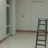 نقاش ساختمان در وپنچره