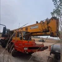 کارگر جرثقیل وپمپ هوایی