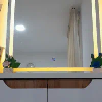 آینه|آینه|ملک‌آباد, |دیوار