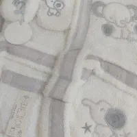 حوله تنپوش نوزادی|کفش و لباس بچه|اندیشه, اندیشه فاز ۲|دیوار