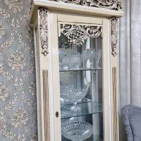 ویترین 180 تقریبا نو چراغ دار