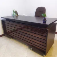 میز اداری در حد نو