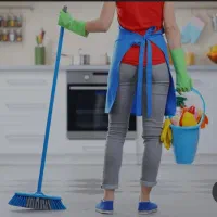 خانم جهت نظافت و امورات منزل