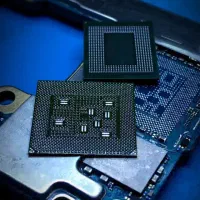 تعمیرات تخصصی موبایل با گارانتی معتبر|خدمات رایانه‌ای و موبایل|یزد, |دیوار