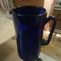 پارچ بلور آبی‌رنگ