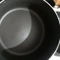 قابلمه و پایه قابلمه و سینی و اسپند دود کن برقی|ظروف پخت‌وپز|قزوین, |دیوار