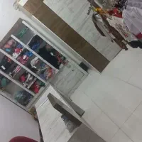 میز کار  و رگال  اتاق پروف و کمد لباس برای پوشاک