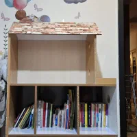 کتابخانه کلبه ای یا خانه عروسک باربی