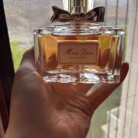 عطر زنانه