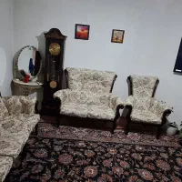 مبل هفت نفره همراه با ساعت ایستا ده چوب گردوهستند|مبلمان خانگی و میز عسلی|هرسین, |دیوار