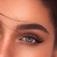 خدمات تخصصی اکشتنشن مژه