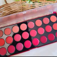 فروش انواع لوازم آرایشی و بهداشتی