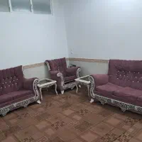مبل شش نفره همراه با میز پذیرایی