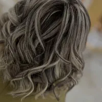 رنگ لایت کراتین فر دائم میکاپ شینیون اصلاح|خدمات آرایشگری و زیبایی|یزد, |دیوار