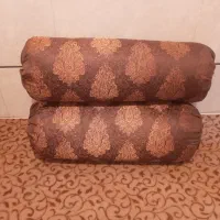۶ عدد بالش لوله ای کاملا نو میفروشم دونه ای ۵۰۰