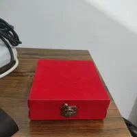 جعبه طلا قرمز بسیار لوکس