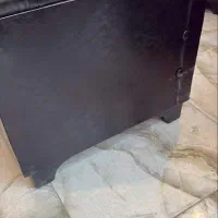 مبلمان نیم ست به همراه عسلی مشکی چرم|مبلمان خانگی و میز عسلی|قرچک, میرزائی شمالی|دیوار