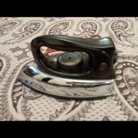 اتو برقی قدیمی در حد نو